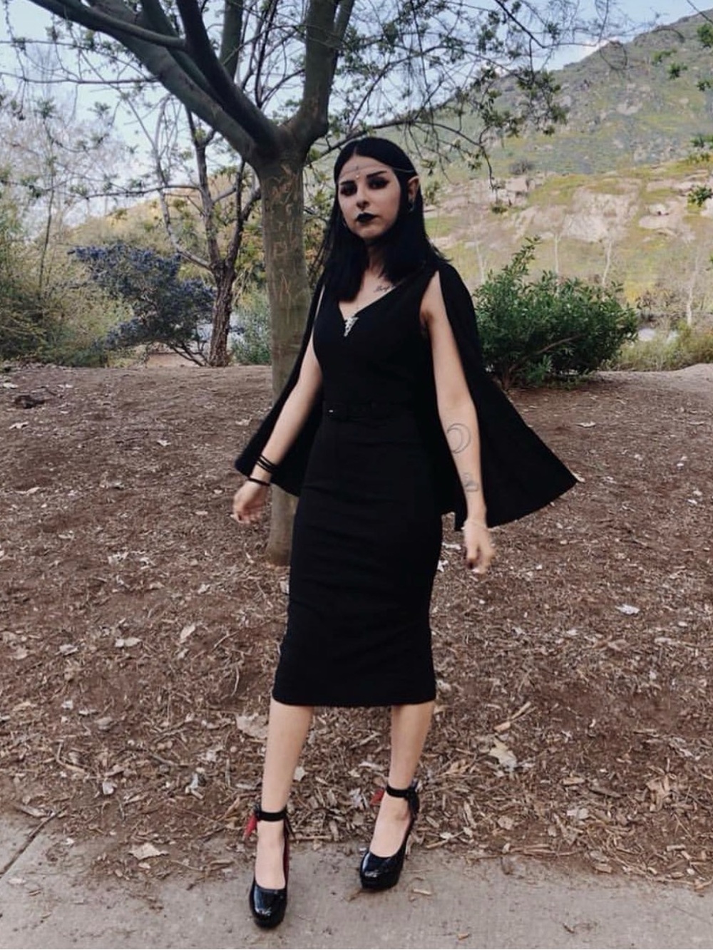 Classic Black V-Neck Sheath Dress with Cape Sleeve - Picture 8 of 9